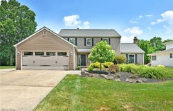 191 Maple Leaf Drive, Hubbard, OH 44425
