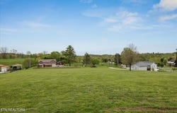1920 Scenic Meadow Way, Powell, TN 37849