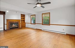 7 LANING AVENUE, PENNINGTON, NJ 08534