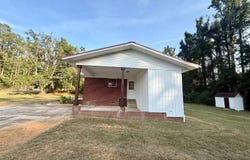 1607 E Church St, Booneville, MS 38829