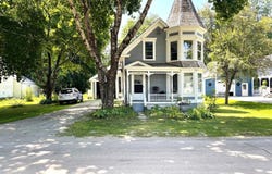 25 Elm Street, Newport, ME 04953