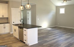 17 Fairview Station, Hartwell, GA 30643