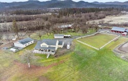 11100 Meadows Road, White City, OR 97503