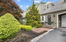 152 Glen Hills Drive, Cranston, RI 02920