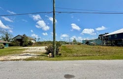 126 Pine St, Mexico Beach, FL 32456