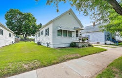 1362 ELM Street, GREEN BAY, WI 54302-1305