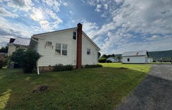 513 E CHESTNUT STREET, HEGINS, PA 17938