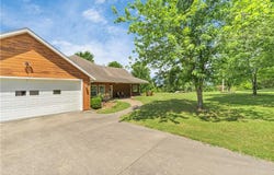 141 Hawn  AVE, Huntsville, AR 72738