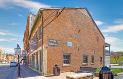 412 S Main, GALENA, IL 61036