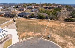608 Gibson Ct, Fredericksburg, TX 78624