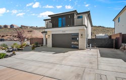 1090 E COYOTE CREST Dr, Washington, UT 84780