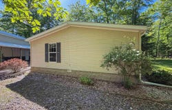 12323 LEOS Road, SURING, WI 54174