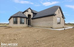 682 Westlake, Oxford, MI 48371