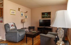 203 RIDLEY AVE, FOLSOM, PA 19033