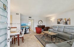 804 SE 7th St, Deerfield Beach, FL 33441
