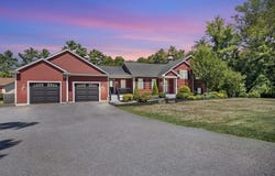 135 County St, Lakeville, MA 02347