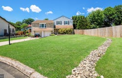 14 MCCARTHY AVE, LANGHORNE, PA 19047