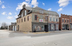 101 W 1st Avenue, Cascade, IA 52033