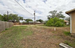 1106 E Huisache Avenue, Kingsville, TX 78363
