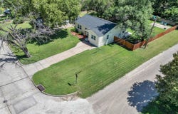 2247 W Saint Louis St, Wichita, KS 67203