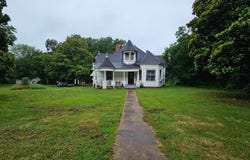 804 N Carr Avenue, Wynnewood, OK 73098