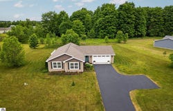 9338 Kingsfield Drive, Kingsley, MI 49649