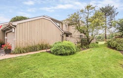 862 Oak Hill Road, Lake Barrington, IL 60010