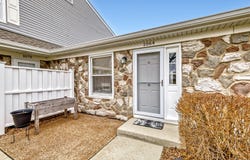 1064 Hampton Harbor, Schaumburg, IL 60193