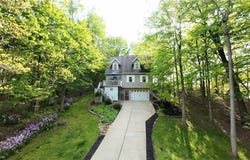 677 Floral Valley E, Howard, OH 43028