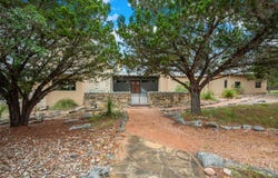 285 Indian Creek Loop, Kerrville, TX 78028