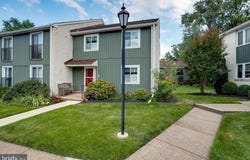 10 E CLOSE DRIVE, MOORESTOWN, NJ 08057
