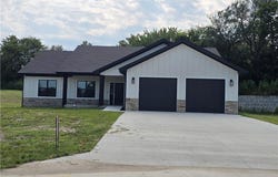 1007 George Court, Effingham, KS 66023