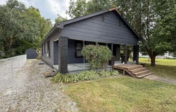 327 E 16th Street, Baxter Springs, KS 66713