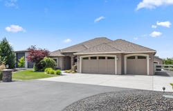 2702 N Levi St., Kennewick, WA 99338