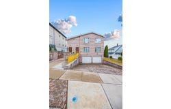 664 Day Ave, Ridgefield Boro, NJ 07657-2721