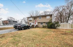 34 New Hampshire Avenue, Bay Shore, NY 11706