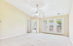 9402 Clubview Dr, Louisville, KY 40291