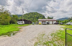 8031 KY RT 122, Minnie, KY 41651