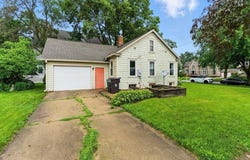821 Washington Street, Cedar Falls, IA 50613