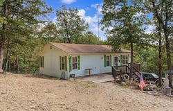 24657 Maple Street, Pittsburg, MO 65724