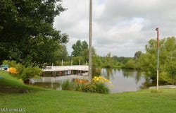303 Lynett Drive, Byhalia, MS 38611