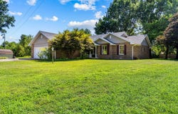641 N Park Place, Bolivar, MO 65613