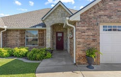 2104 Stratta Drive, Weatherford, OK 73096
