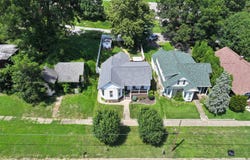 210 W. North St., Grayville, IL 62844