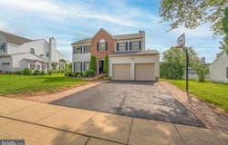 5 BOLTON CIRCLE, NEWTOWN, PA 18940