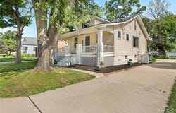 215 4th Avenue, Edwardsville, IL 62025