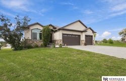 6301 Artisan Court, Lincoln, NE 68516