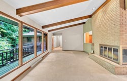 1524 Spring Valley Dr, Racine, WI 53405