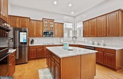 9138 LAKE PARCEL, LORTON, VA 22079