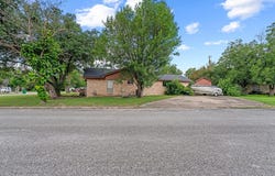 2400 Grace ST, Taylor, TX 76574